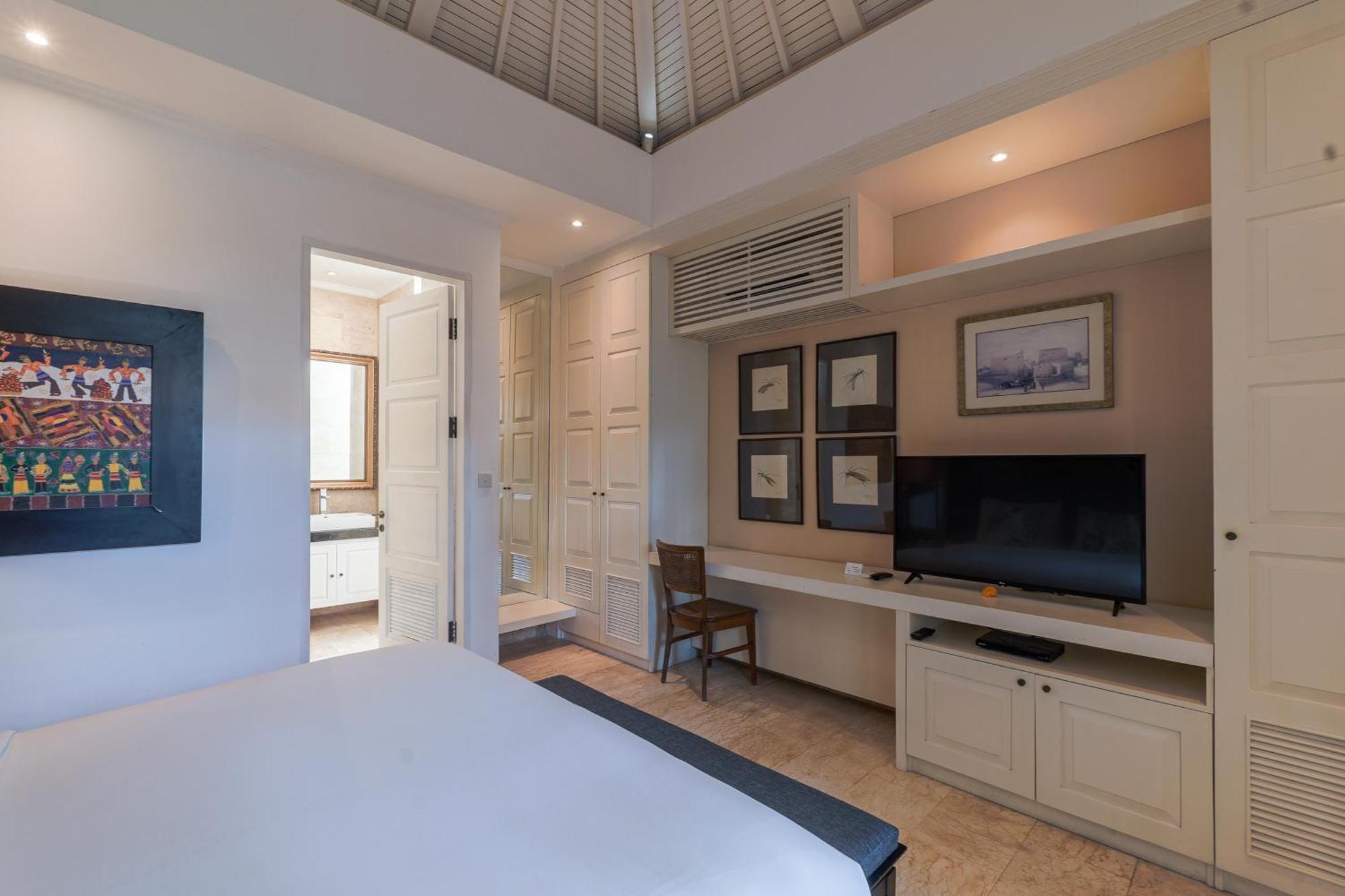 Mosan House - Unique Art-Filled Gem In Perfect Location A Short Walk From The Beach Or Seminyak Square Including Ac Office For Remote Working 외부 사진