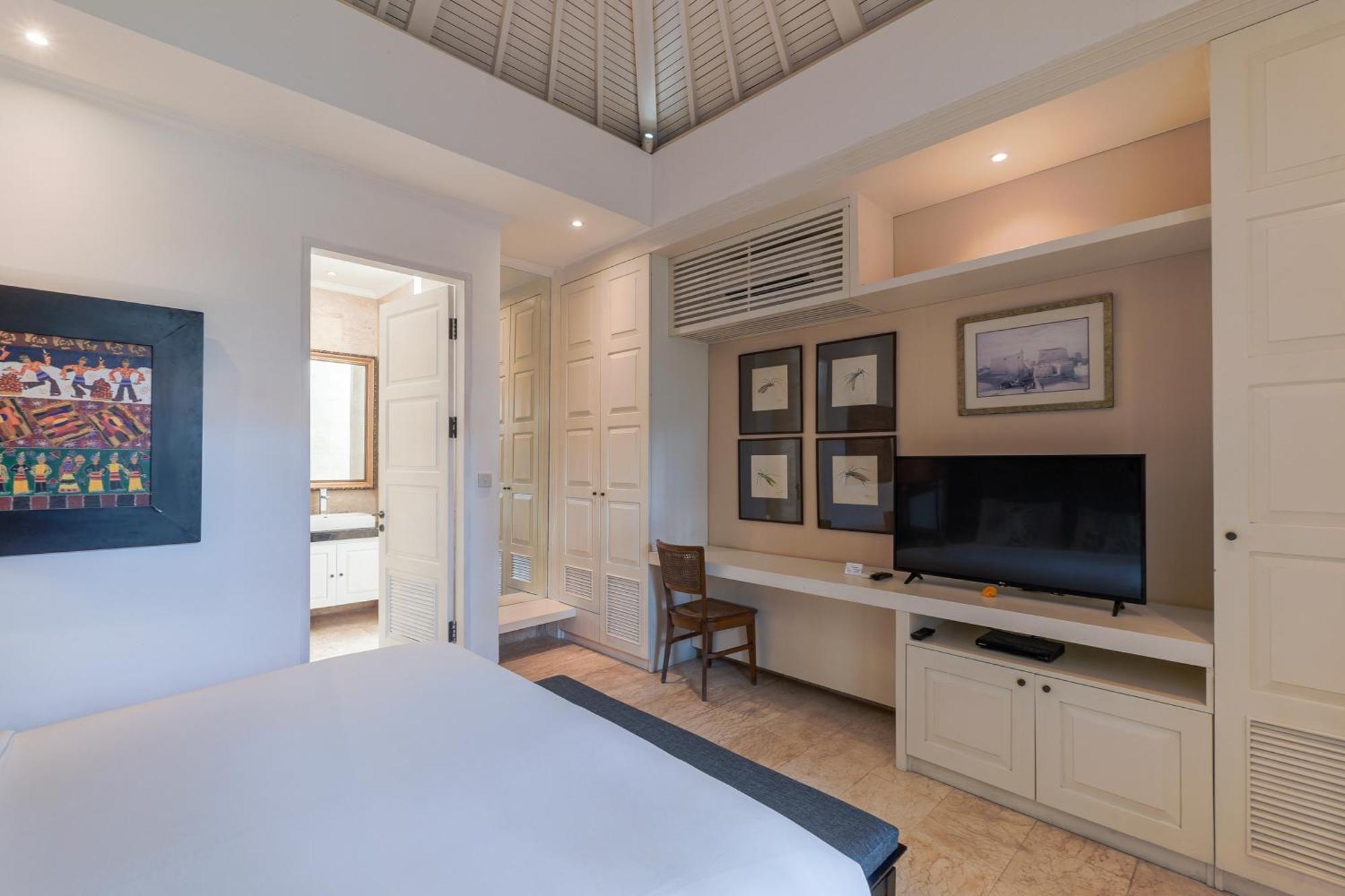 Mosan House - Unique Art-Filled Gem In Perfect Location A Short Walk From The Beach Or Seminyak Square Including Ac Office For Remote Working 외부 사진